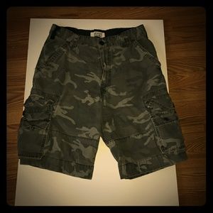 Mens cargo camo shorts size 33w